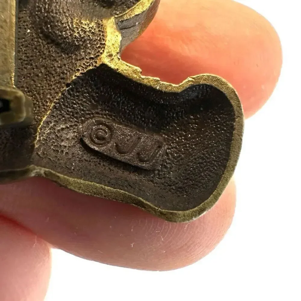 Jeanette Jewelry Gold and  Silver tone Bear holding a heart brooch